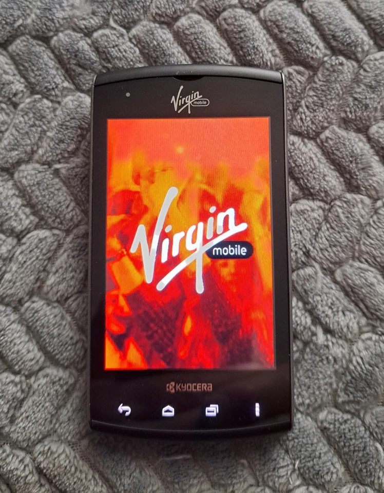 Rise By Kyocera Slide Phone - Image 3 of 4