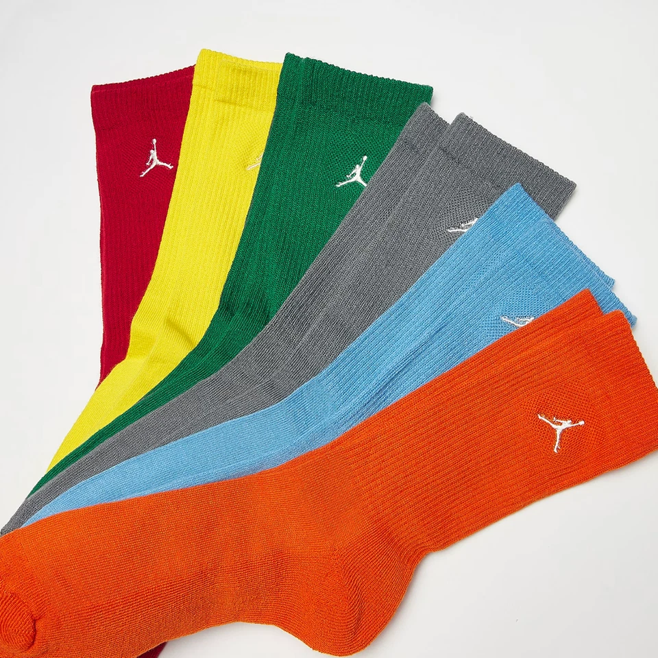 NIKE AIR JORDAN EVERYDAY 6-PK CREW SOCKS Multicolor Youth 5Y-7Y Women6-10 Men6-8 - Image 2 of 3
