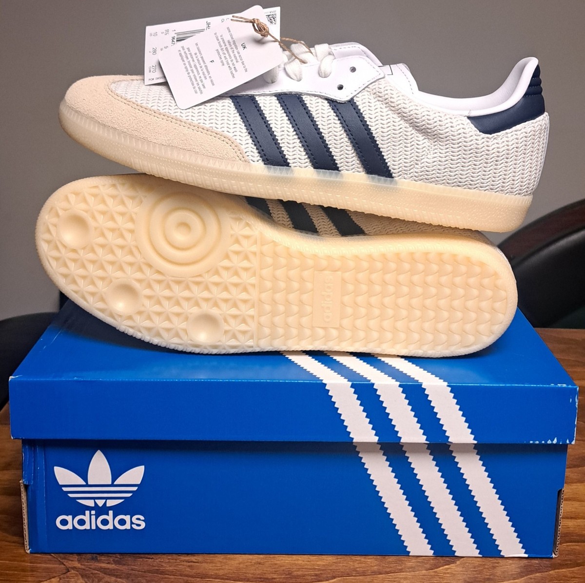 adidas gazelle silver green womens Adidas Samba OG Shoes in Silver Metallic / Cloud White / Core White  CHROME