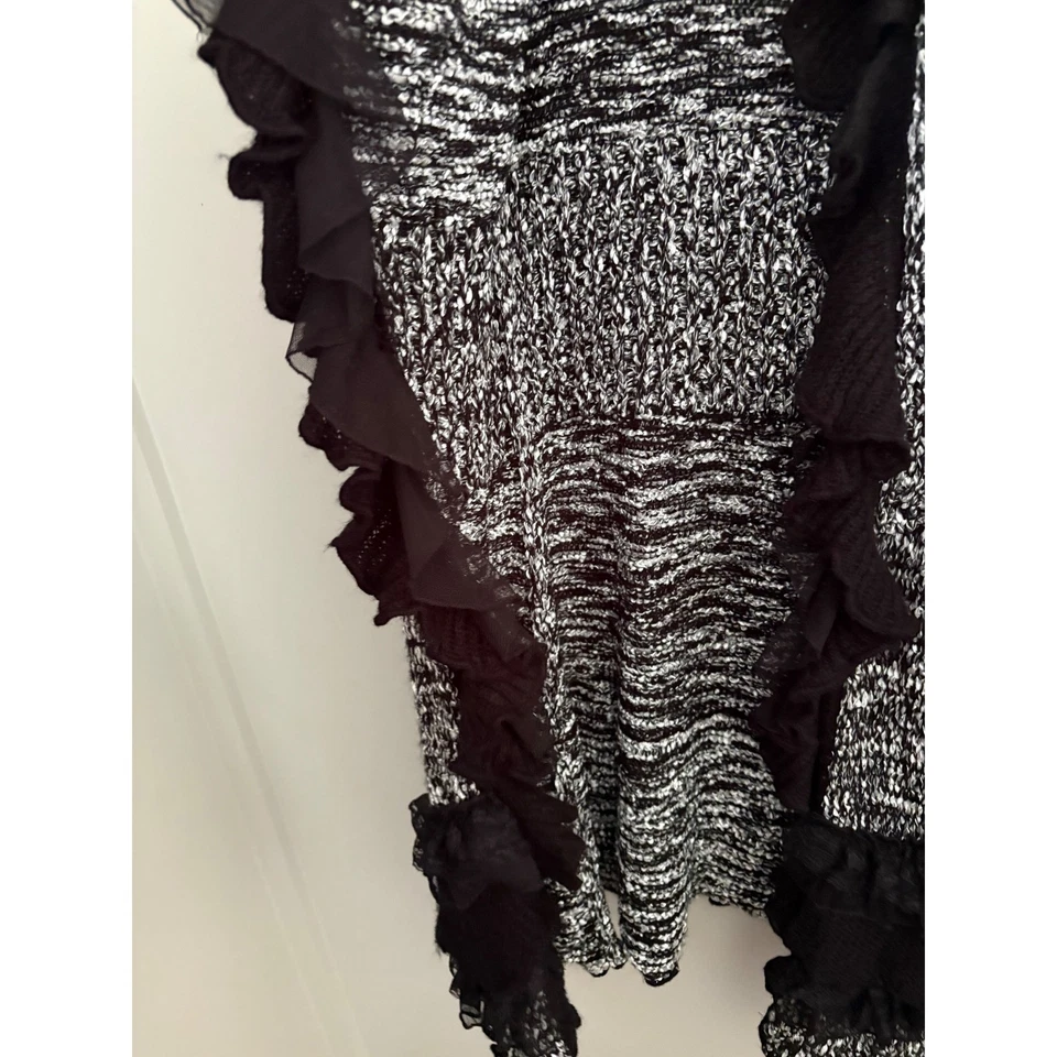 Pretty Angel Plumero Cárdigan Suéter Dama Negro Mezcla de Lana Volantes Borde Steampunk Foto 3 de 4