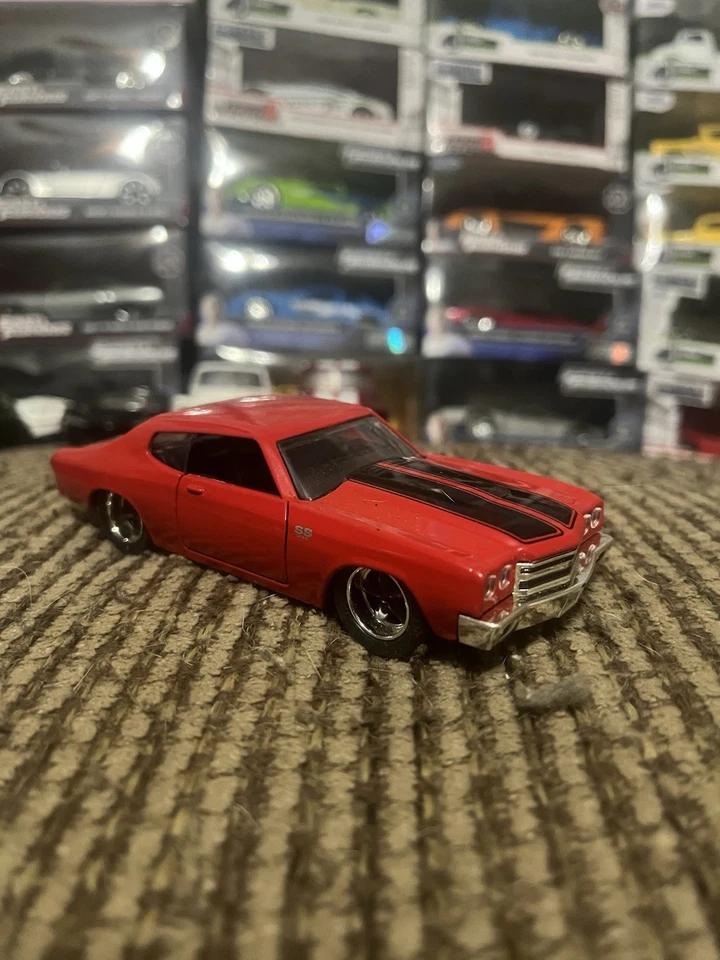 JADA Fast & Furious 1:24 Scale 35 car lot - Image 4 of 4