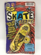 Finger Skate Board Cobra Attack With Carry/Keychain 3-3/4” Long JA-RU Inc B26n