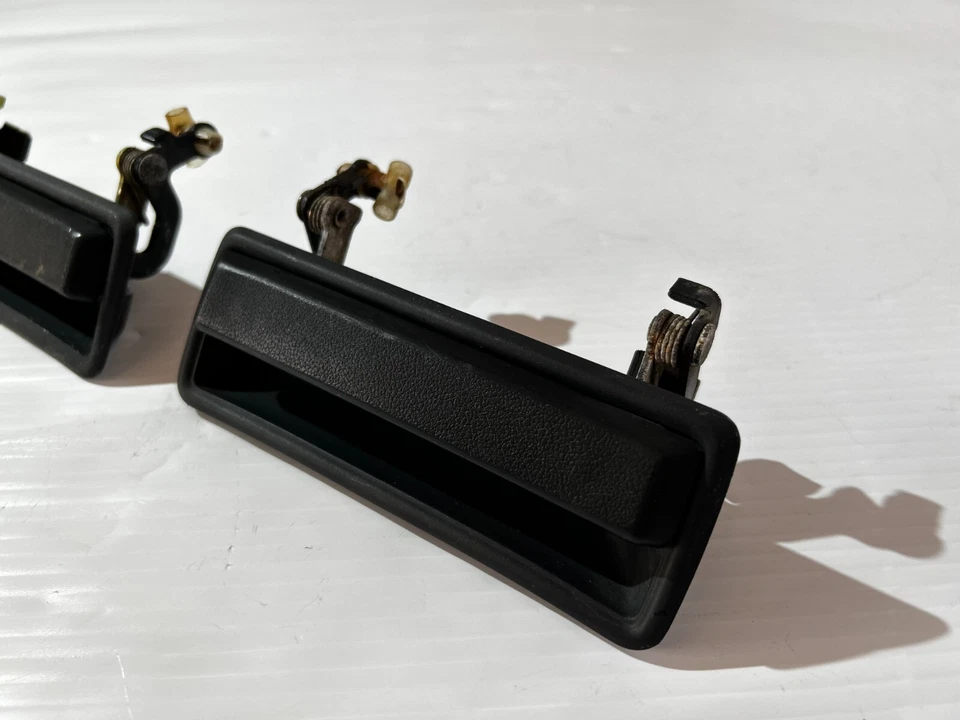 MITSUBISHI STARION CHRYSLER CONQUEST 1983-1989 PAR DE MANIJAS DE PUERTA OEM Foto 2 de 4