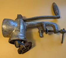 Antique Maid Of Honor Hand Cranked Meat Grinder 4702-35 Made in the USA 4 blades