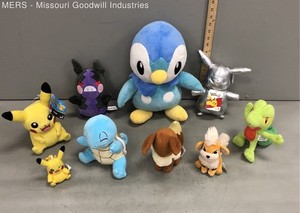 Pokemon Plushie Lot 9 Pieces Pikachu Piplup Eevee Squirtle Mixed Brands