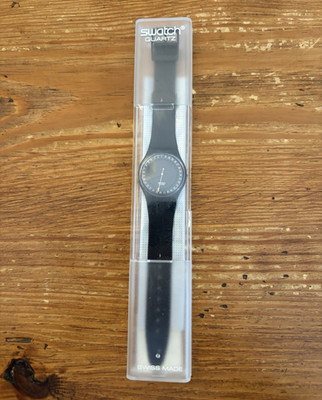 Swatch Swiss Made Quartz Spot Flash Watch Black Dial Strap 34mm Water-Resist Box