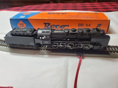 Roco 04126G HO Scale  Locomotiva Br 44 OBB.  Damaged