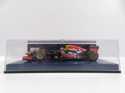 1:43 Minichamps Renault RB7 2011 Red Bull Vettel/Webber 