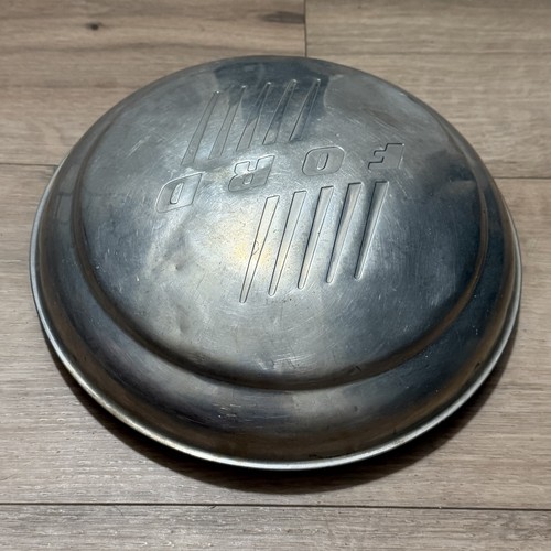 Vintage 1940s Ford Dog Dish Metal Wheel Hubcap 9.5" - Picture 3 of 4