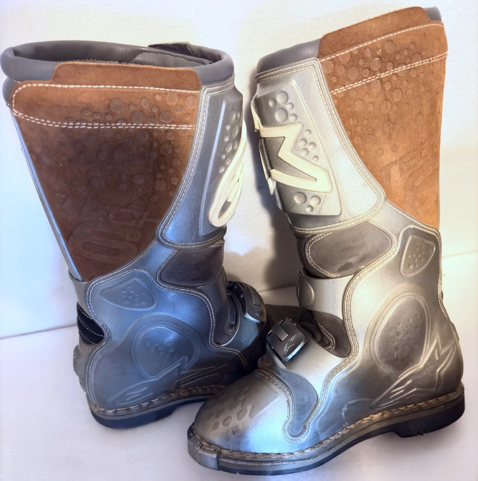 Botas de moto Alpinestars Tech 6 para mujer 95 % nuevas bonitas y listas para limpiar Foto 2 de 4