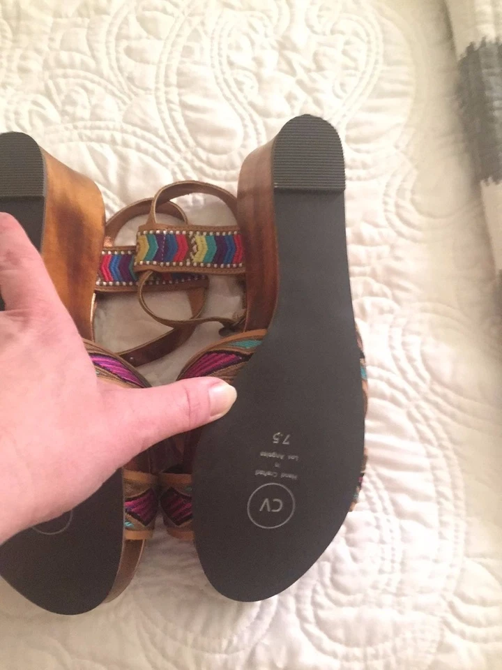 Sandalia Darby Cynthia Vincent Talla 7.5 Multicolor Nueva en Caja $320 AGOTADA Foto 4 de 4