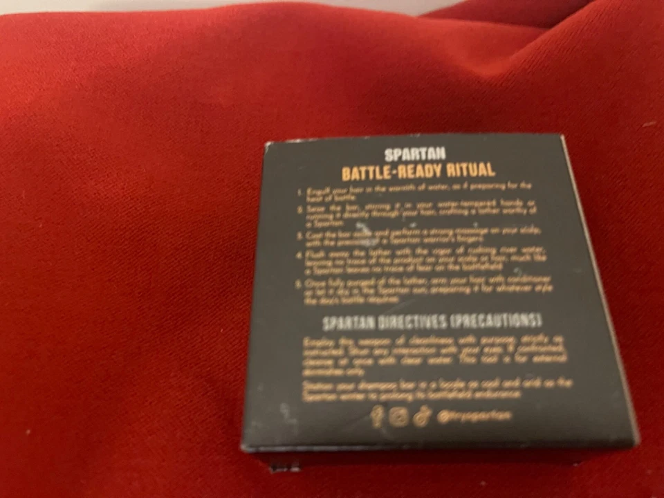 Barra de pelo gris ingrediente manteca de karité carbón, sésamo negro ginseng Foto 3 de 3