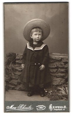 Fotografie Max Schmitz, Leipzig, Kronprinzstraße 19, Kindchen im Matrosenkleidc 