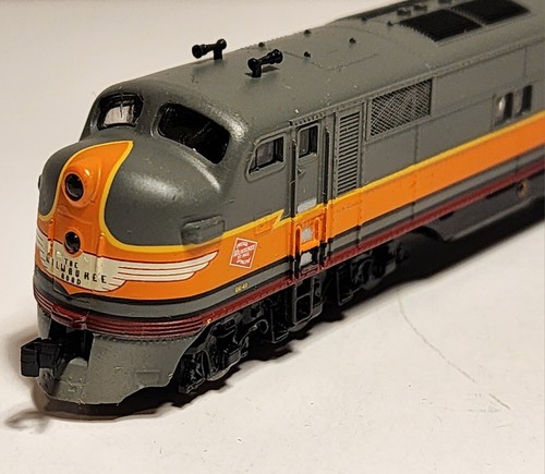 Life-Like N Scale MILWAUKEE ROAD E-7A Loco 17A #7037 BRAND NEW IN BOX-SCARCE - Picture 2 of 21