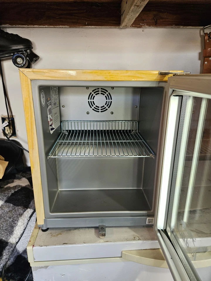 Red Bull Mini Fridge Eco Baby Cooler LED - Image 2 of 4