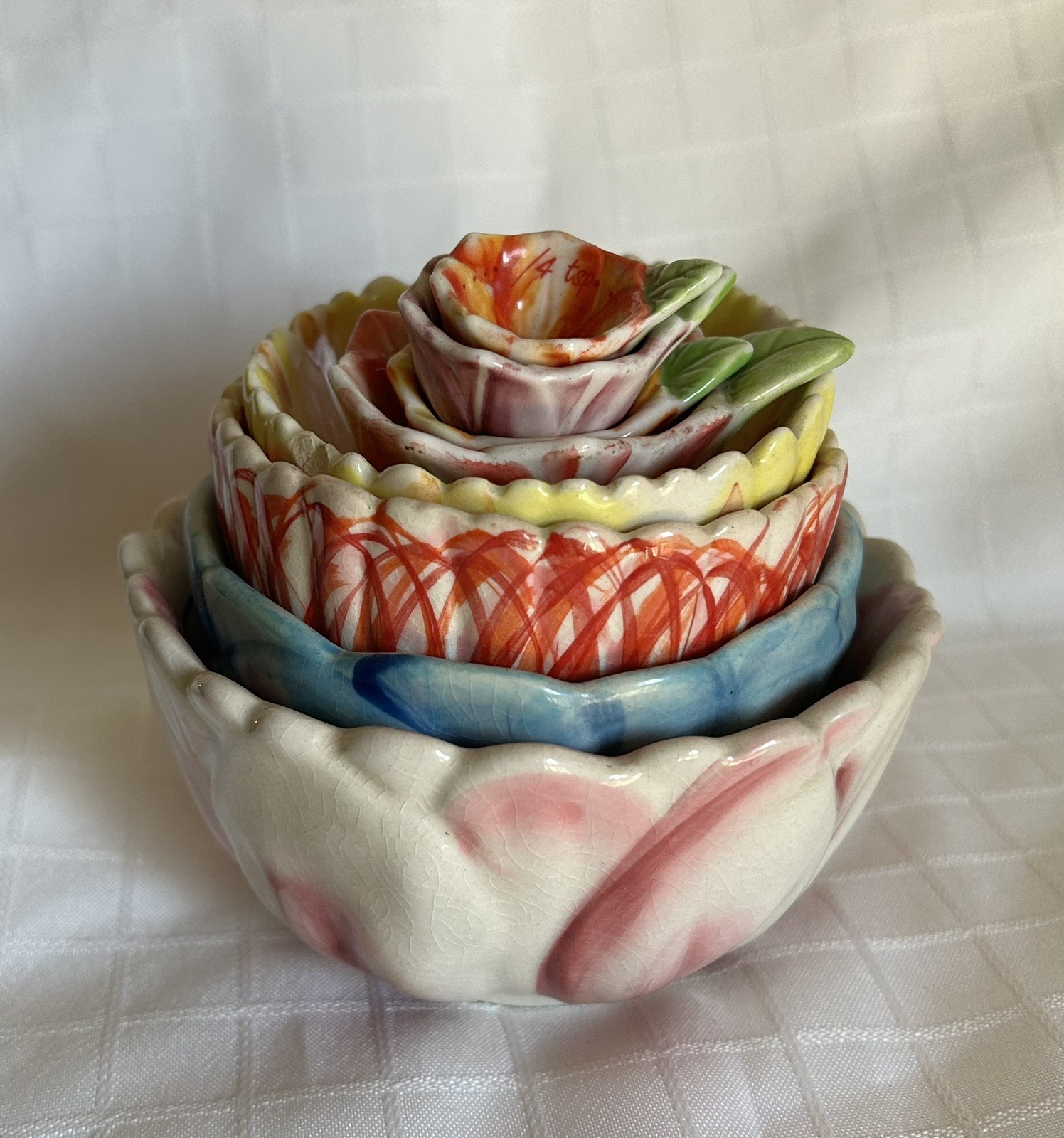 Anthropologie Set of 4 Nesting Floral Measuring Cups By Biscuit & Flower Spoons