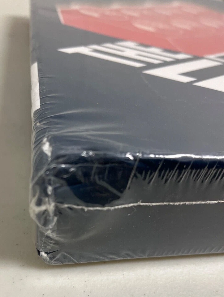 The Lego Book: 60th Anniversary The Amazing Lego Story, с эксклюзивным кирпичиком LEGO - Изображение 4 из 4