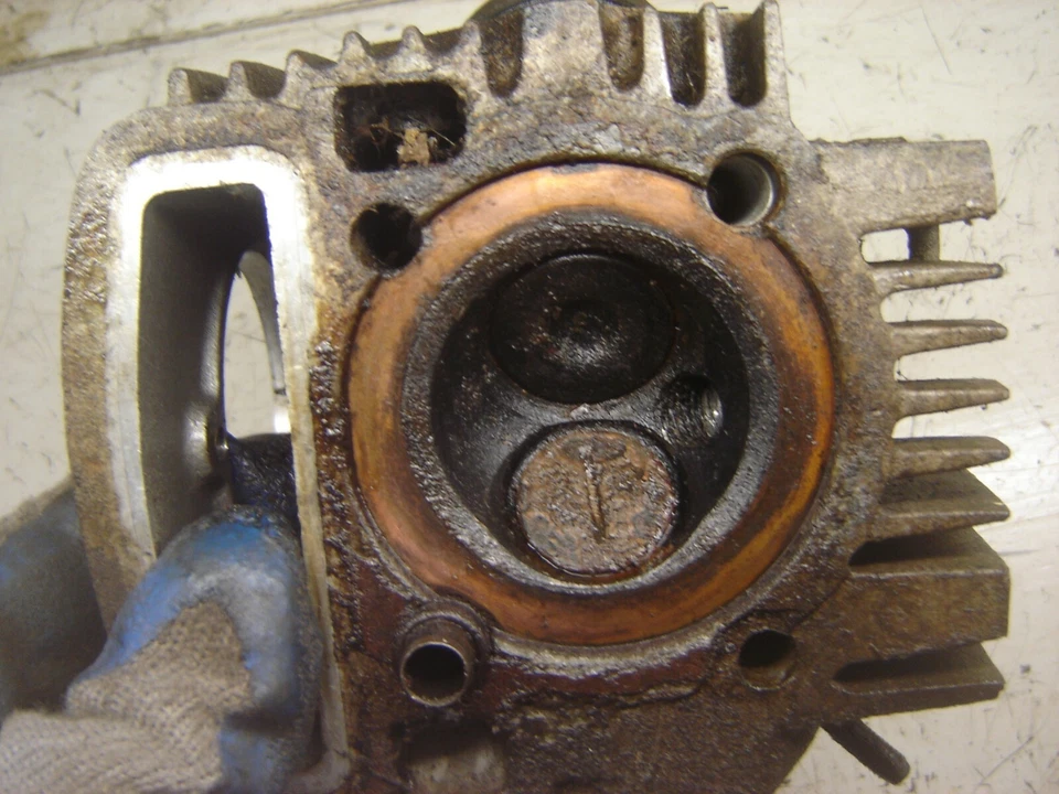 1979 HONDA ATC110 ATC 110  ENGINE HEAD, CAMSHAFT AND ROCKER ARMS Foto 3 de 4