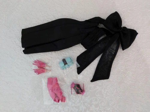 FR Petite  Robe : Veronique Perrin Complete Outfit & Acc.