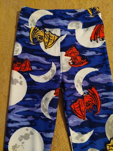 Lularoe - Kids Halloween Leggings S/M - Set Of 2 - Bats, Moons, Witch's Hats - Picture 5 of 11