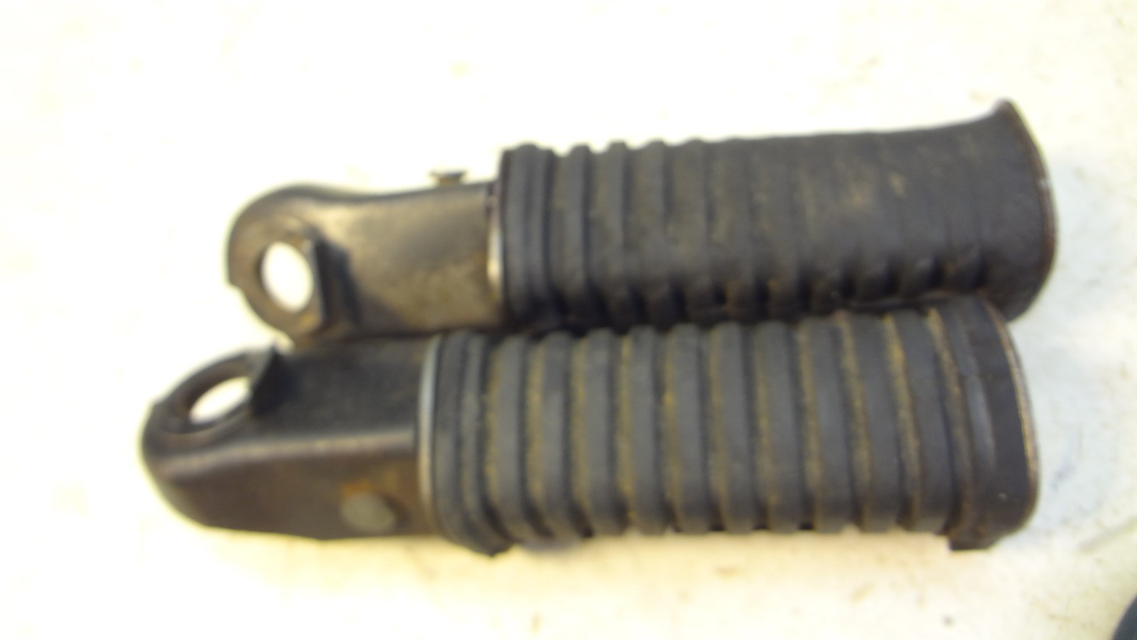 1978 Yamaha XS650 XS 650 Special Y439' rear passenger foot peg rest set