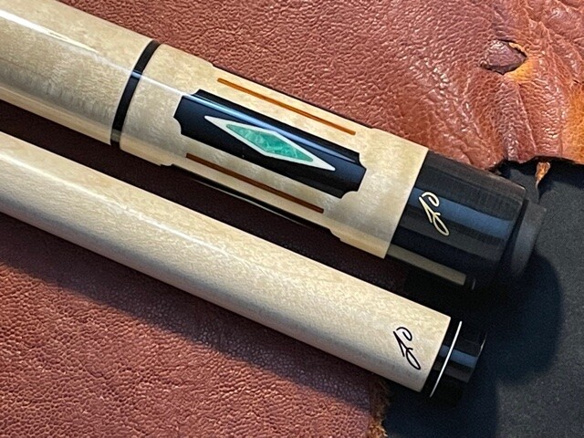 Jerry Olivier Custom Pool Cue With One Shaft. Wrap-less Cue Jerry Olivier Custom Pool Cue With One Shaft. Wrap-less Cue
