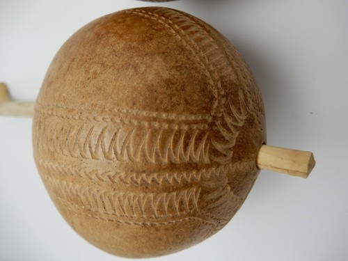 Scuotitore Maracas zucca intagliato a mano manici in legno dal Perù #1 R - Foto 10 di 10