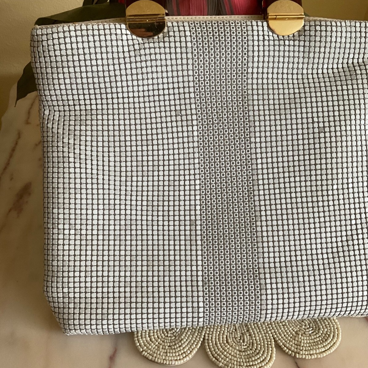 Elke Metal Mesh White Zip Handbag Tortoiseshell Lucite Handles Pockets HongKong View 3
