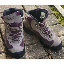 Vintage Nike ACG Air Mada Shoes Women's Size 7.5 Suede Trail Hiking Boots 90s