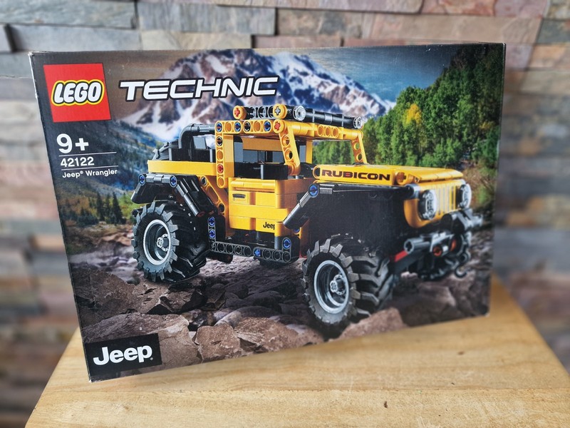Lego Technic 42122 Jeep Wrangler - Boxed Set. Complete. USED.