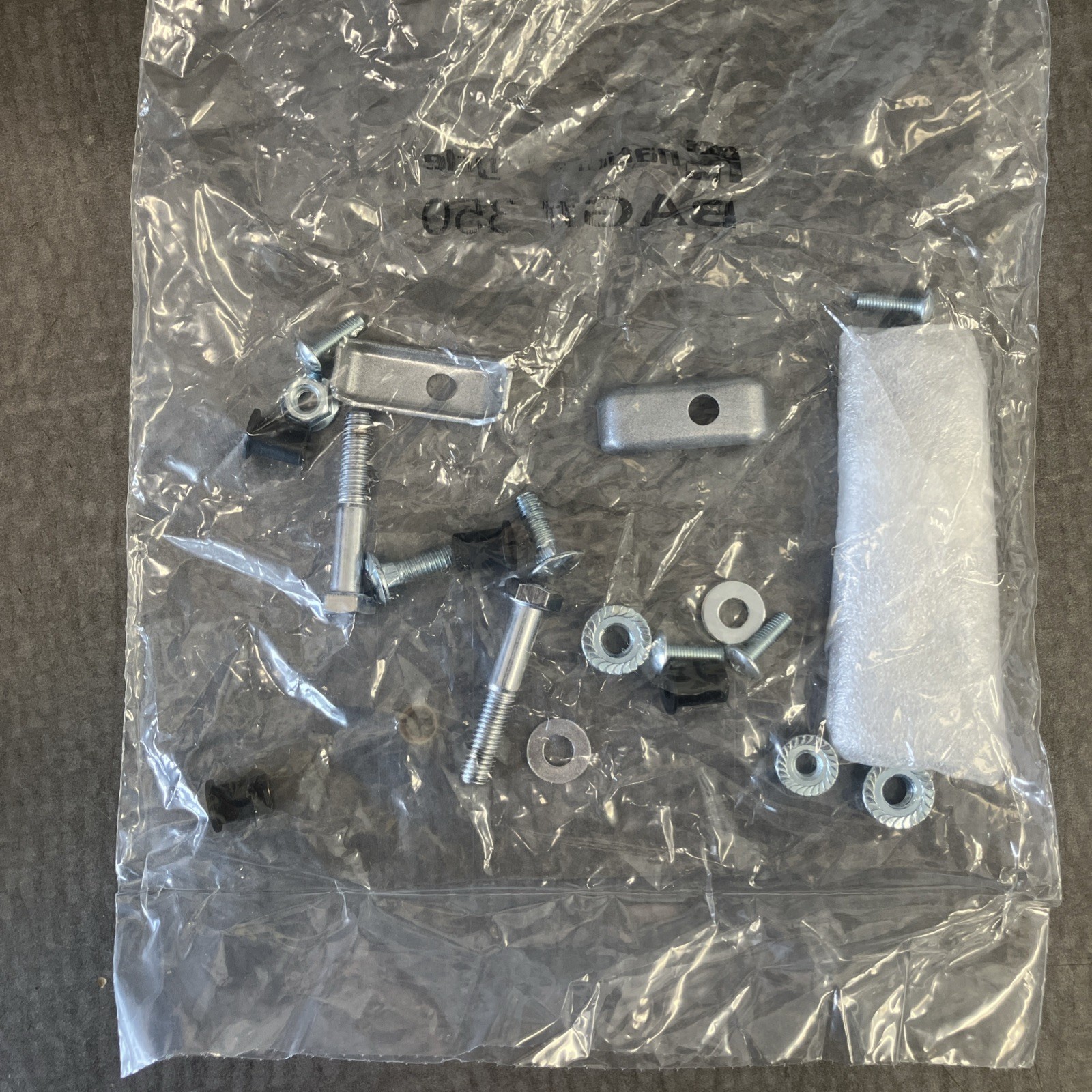 NATIONAL CYCLE WINDSHIELD LIGHT SMOKE WITH MOUNTING HARDWARE