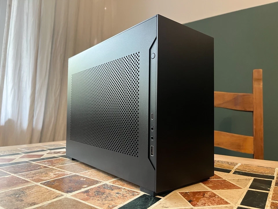 Mini ITX Gaming PC / Ryzen 5 8400F / RX 9060 XT 16G / 32GB DDR5 / 1TB SSD / WIFI