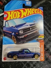 Hot Wheels 1975 Datsun Sunny Truck 1:64 Super Treasure Hunt STH