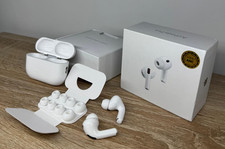 Apple AirPods Pro 3 White Wireless Headphones Charging Case In Box Excellent