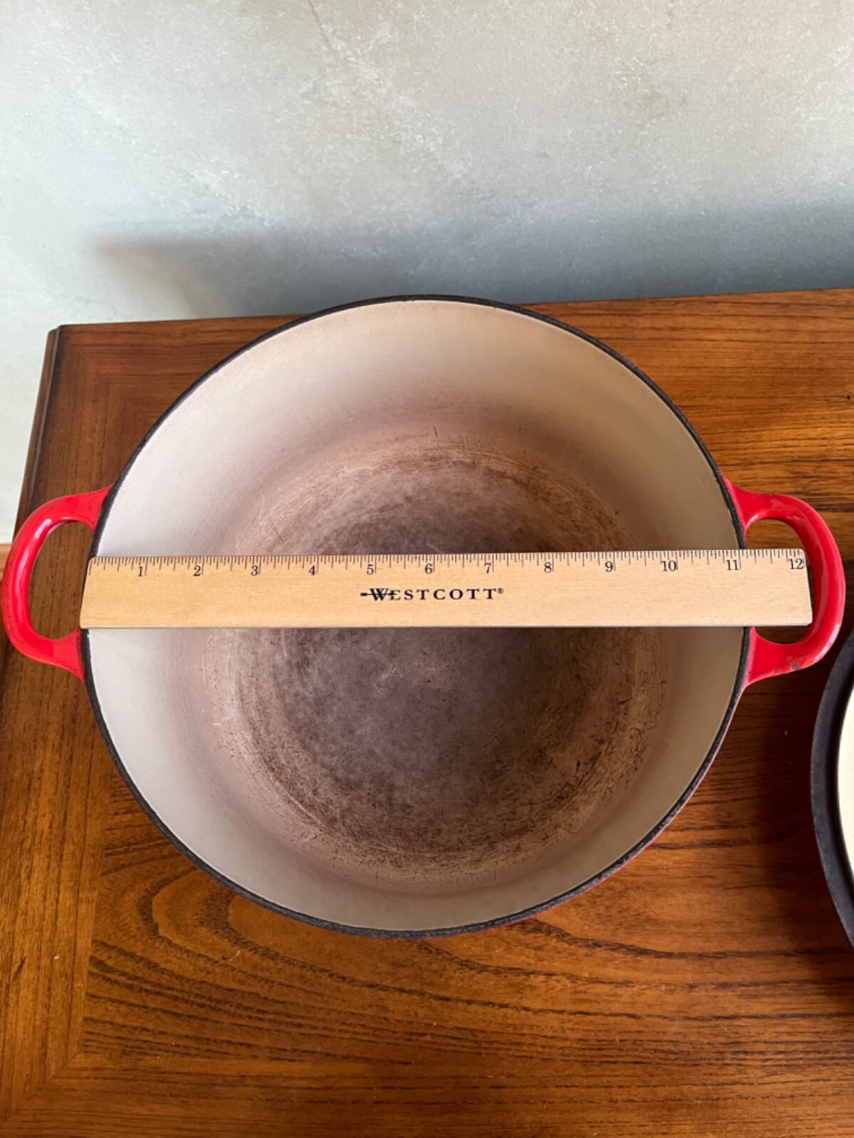 Le Creuset 28 Cast Iron Red Dutch Oven 7.25 qt Stained Inside