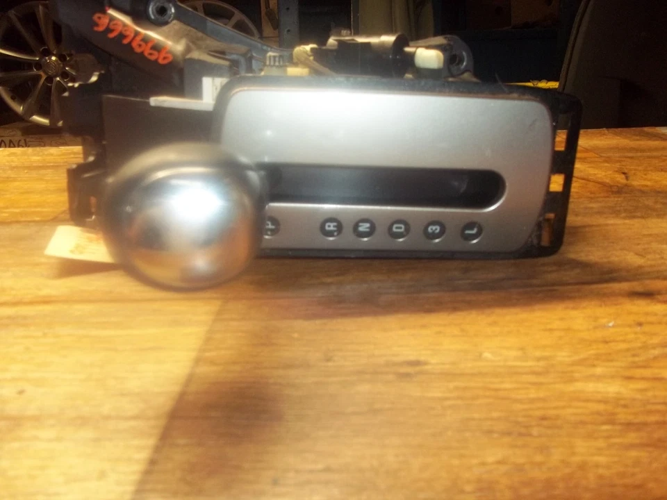 05-10 2005-2010 PONTIAC G6 08 MALIBU AUTOMATIC TRANSMISSION FLOOR SHIFTER  - Image 2 of 4