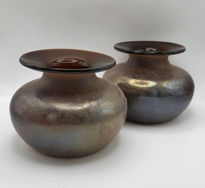 2 x einzigartige Kunstglas Zimt Struktur Vasen mit irisierenden Qualitäten RAR!