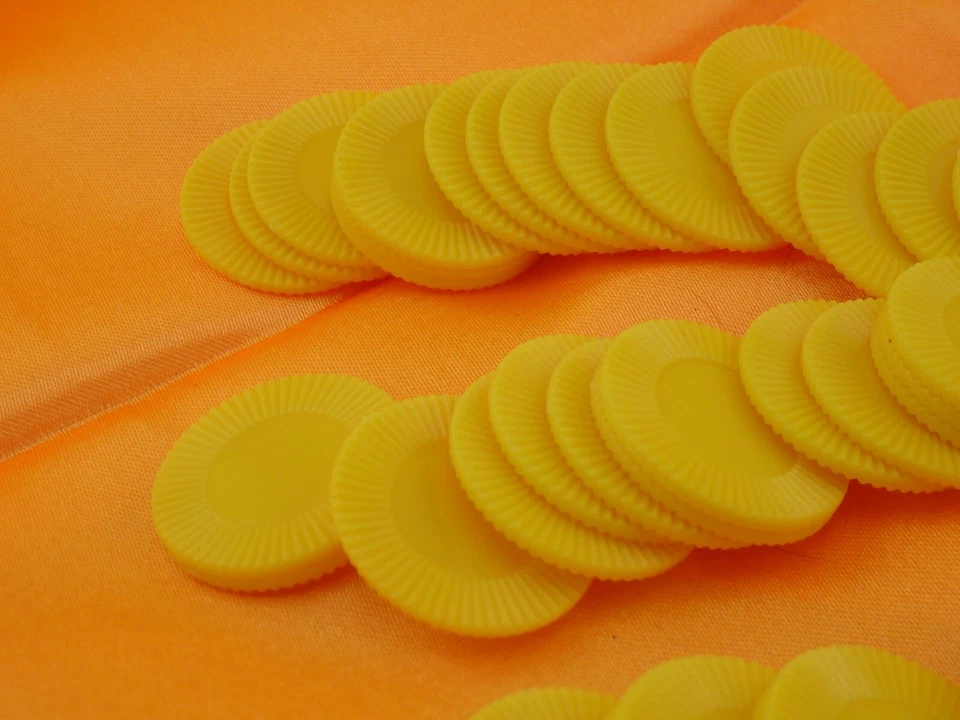 Mini fichas de póker apilables amarillas - 1 tubo de 50 - contadores, juegos de fichas Foto 2 de 4