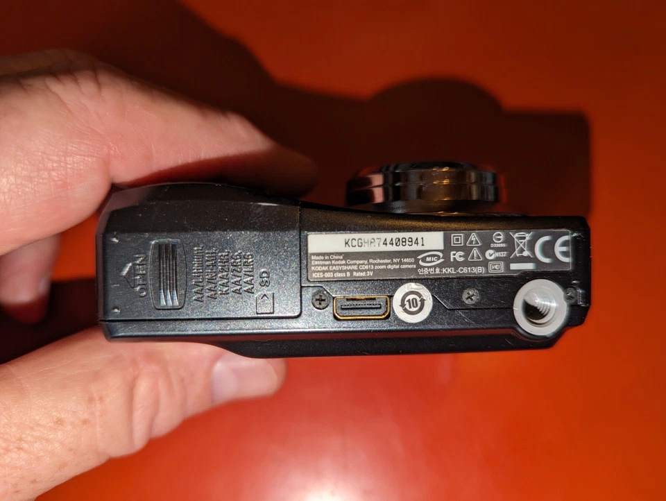 Kodak EasyShare C613 6.2MP Digital Camera - Black pearl - Parts Only - Image 4 of 4