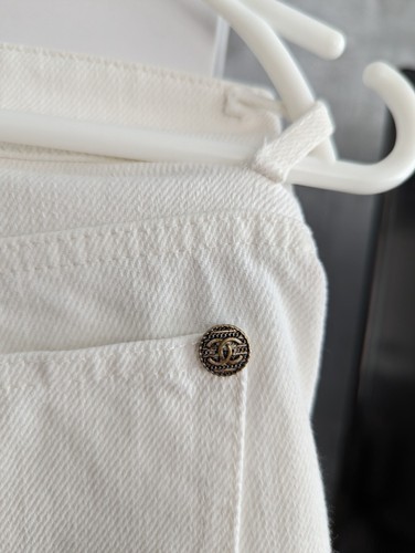 Chanel CC Womens White Cotton Cropped Denim Short Jeans Buttons Pants Sz 36 XS S - Picture 11 of 19