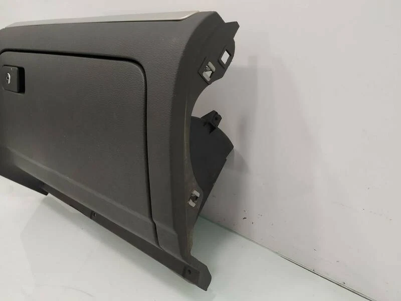 1K1857290 glove compartment for VOLKSWAGEN JETTA III 1.9 TDI 2005 437371 Foto 2 de 4