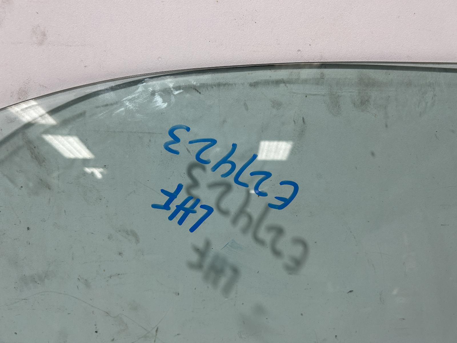 1999 Toyota Camry Left Front Door Glass MCV20 08/1997-08/2002 image 2