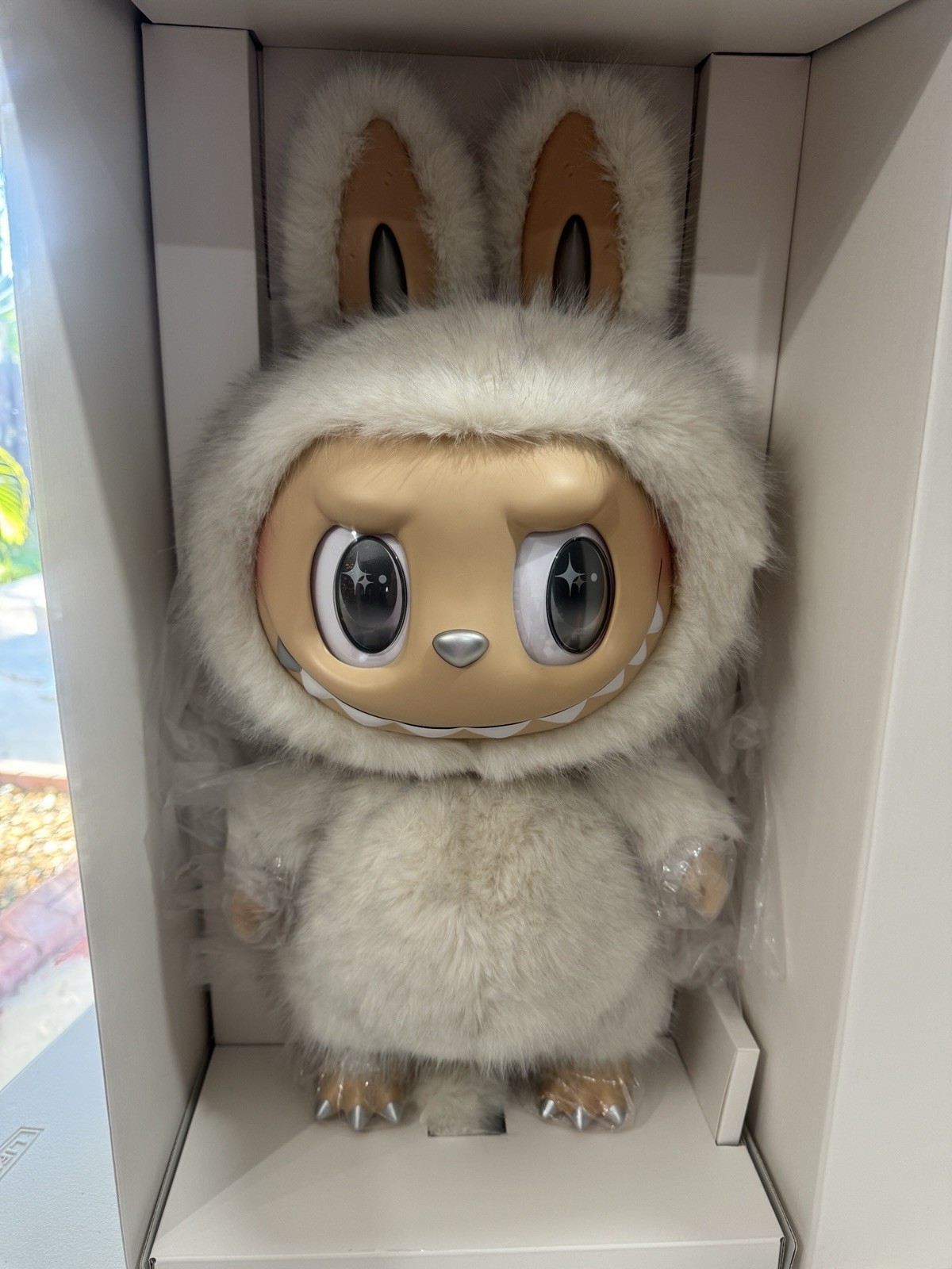 AUTHENTIC Pop Mart The Monsters, Labubu, Angel in the Clouds Vinyl Face Doll. US