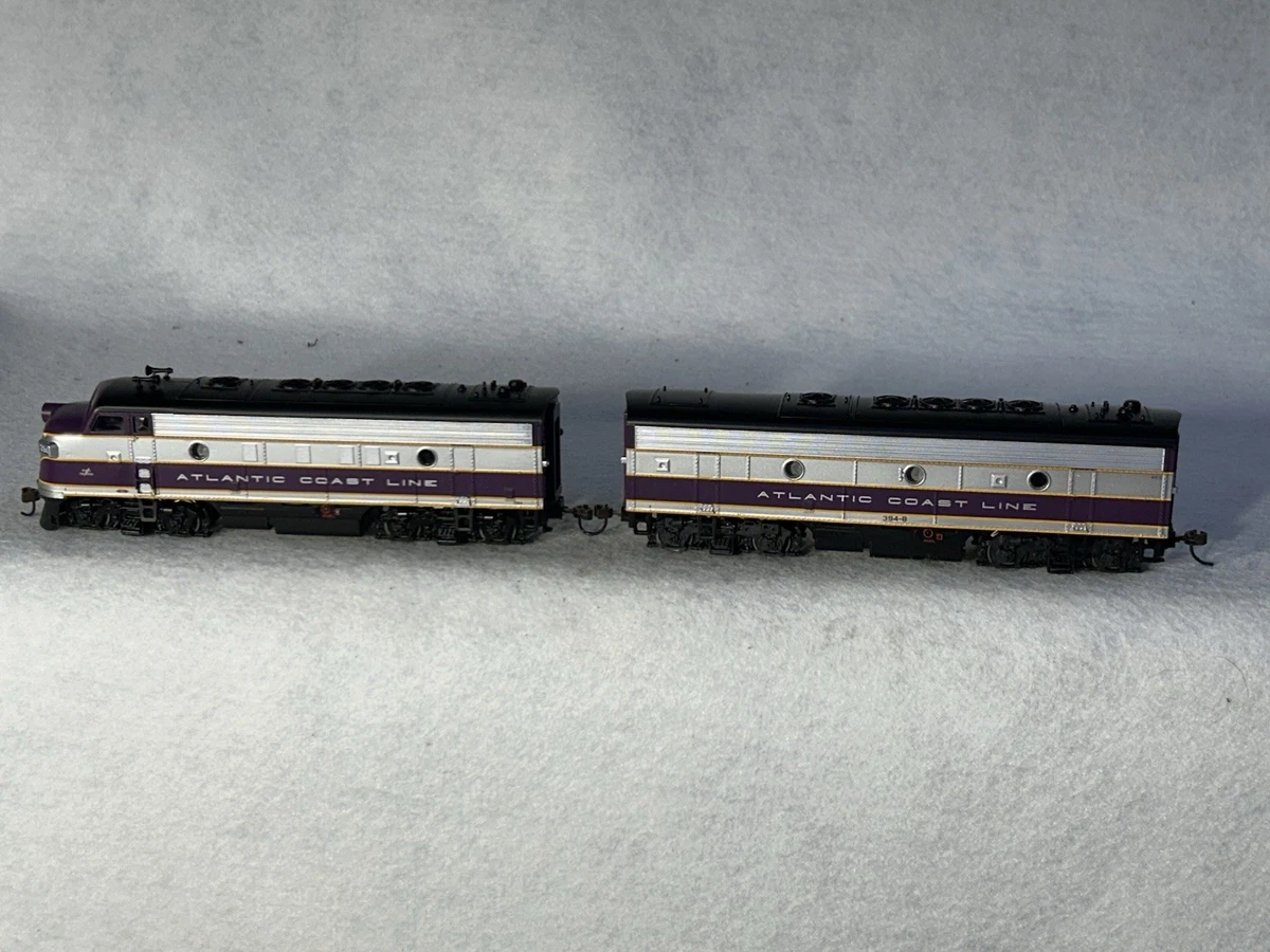 HO Scale Athearn Genesis G1500B ATSF Santa Fe F7 A/B Diesel Locomotive Set