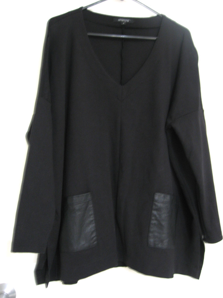 PINGPONG BLACK V-NECK LONG SLEEVE TUNIC TOP WITH FAUX LEATHER POCKETS SIZE 14
