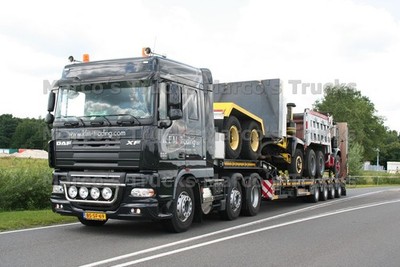 LKW Foto DAF XF Plattformanhänger Niederlande schwarz KFM Trading b.v. #m8vz