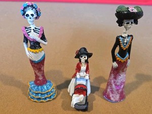 Mexican Day of the Dead Dia De Los Muertos 3 Figurine Handcrafted