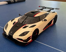 AUTOart 1/18 Koenigsegg One:1 White/Black/Red Diecast Model Car Opening