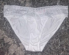 VS Vintage 2011 Floral Lace Trim String bikini NEW size Small White