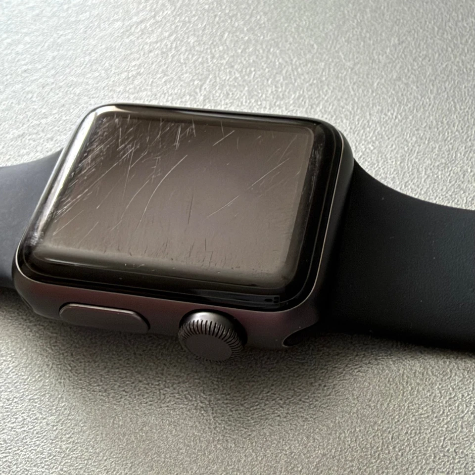 Apple Watch Series 3, photo 4 of 5